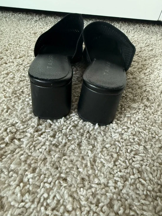 90’s minimal Tahari Black Knit Pointed Mule with Low Block Heel - Picture 5 of 8